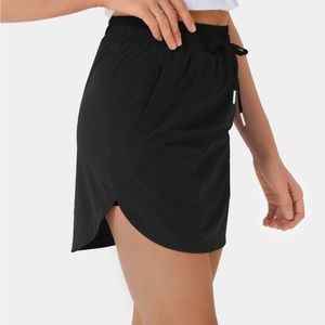 NWT High-waisted Drawstring Side Pocket 2-in-1 Curved Hem Mini Golf Skirt (Sm)